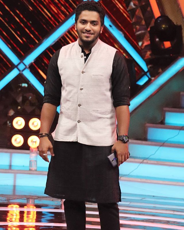 selfie of Vaisakhan super singer season 7